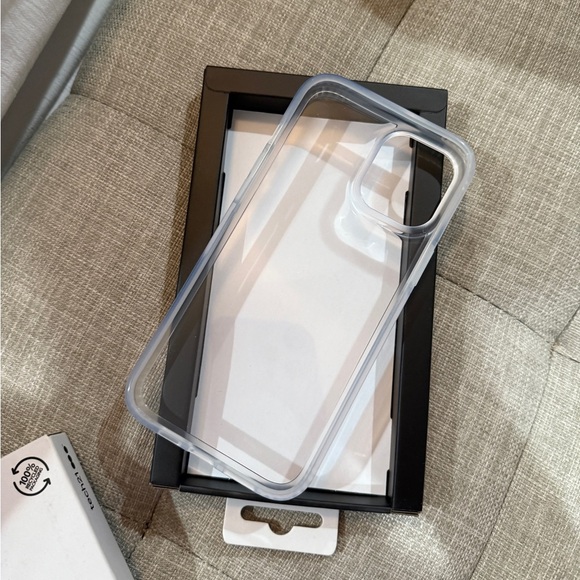 tech21 Evo Clear Phone Case for Apple iPhone 12 Pro Max - Picture 3 of 3